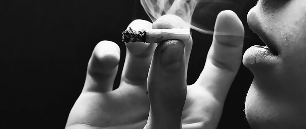 Jakie Są Skutki Palenia Marihuany a Papierosów, Różnice, wwwkoneser